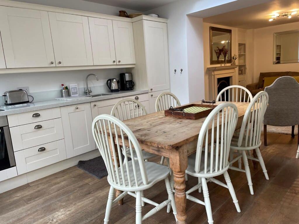Ferienwohnung Beautiful 3 Bed Basement Flat With Garden Bath Exterior foto