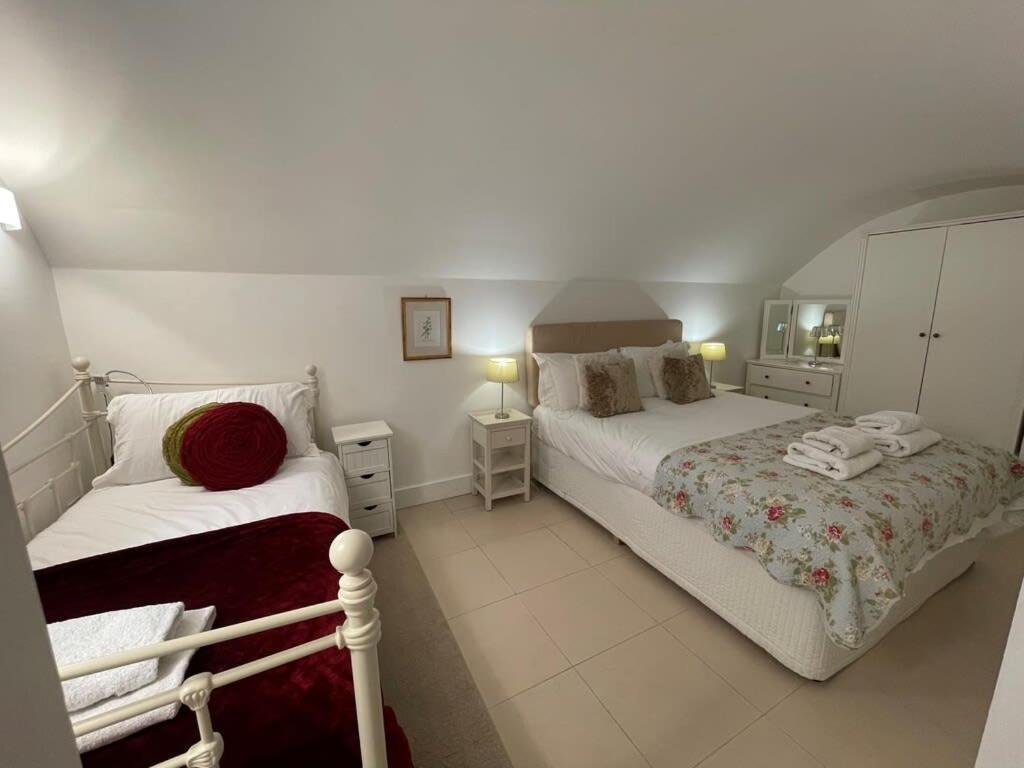 Ferienwohnung Beautiful 3 Bed Basement Flat With Garden Bath Exterior foto